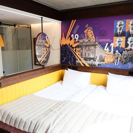 !Fest Hotel Rynok Square Lviv Exteriör bild