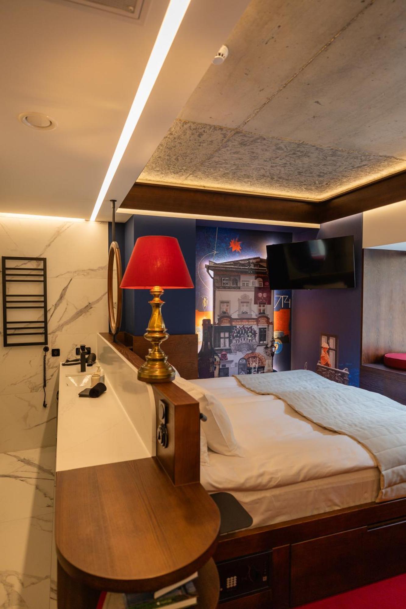 !Fest Hotel Rynok Square Lviv Exteriör bild