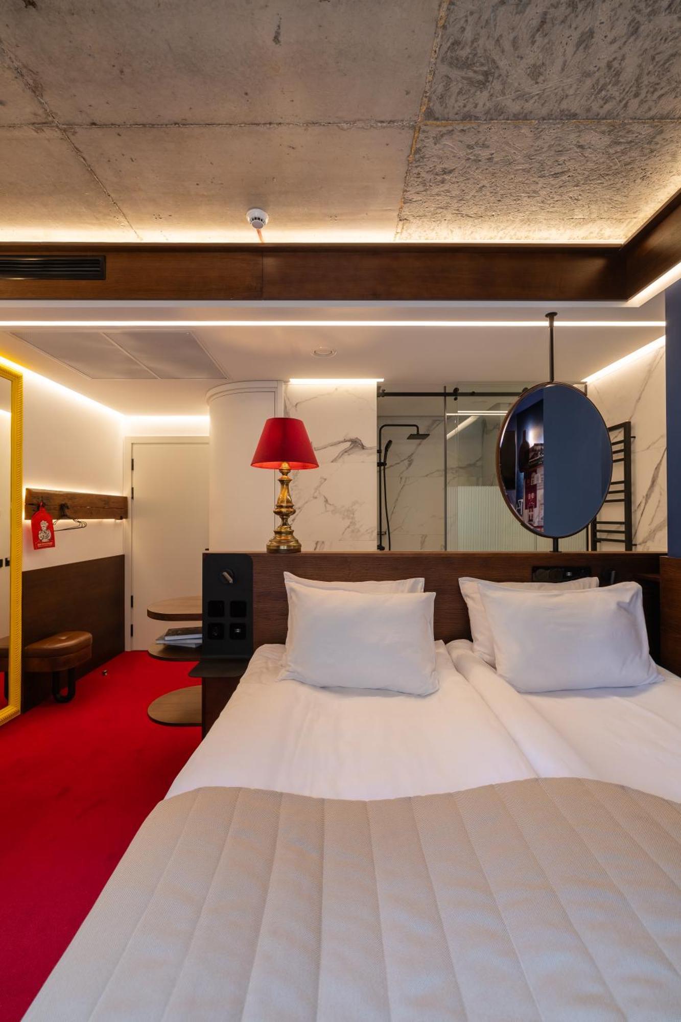 !Fest Hotel Rynok Square Lviv Exteriör bild